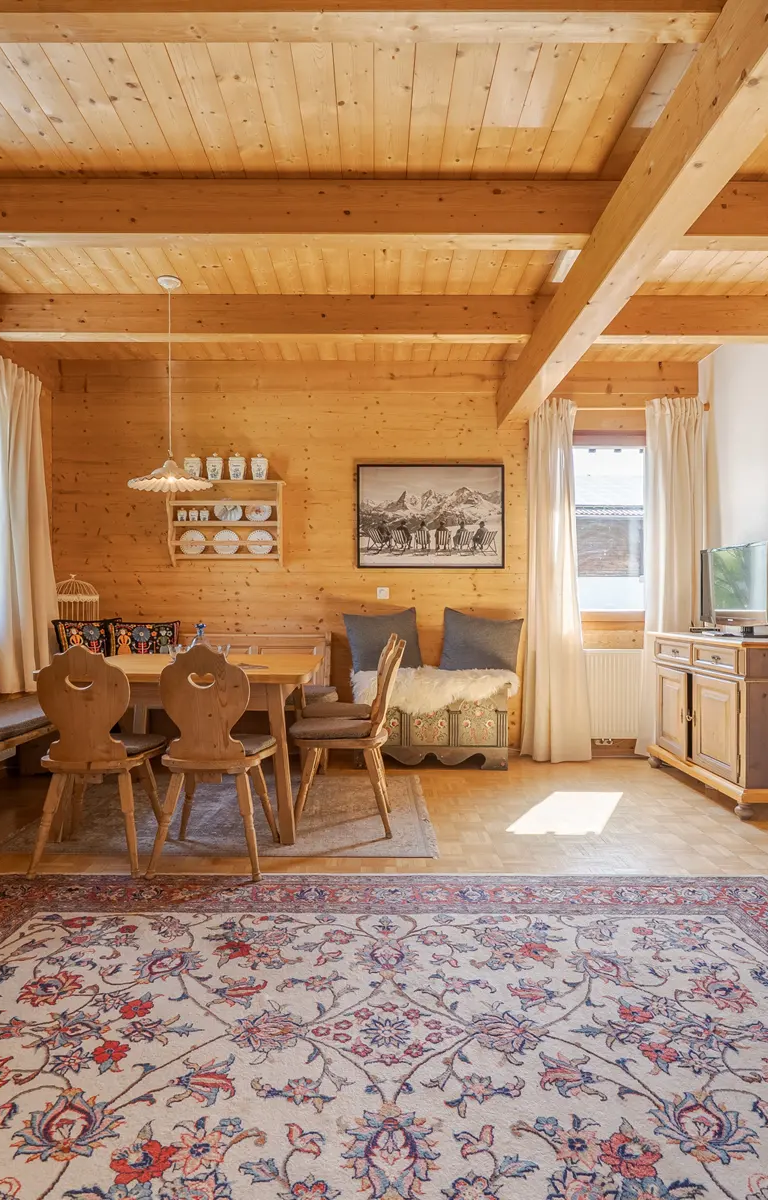 HouseOfFriends_WEB_strasserconcept-18